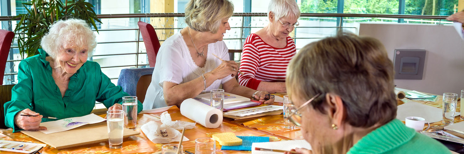 Domovi  za stare - društveni život, zabavne i rekreativne aktivnosti